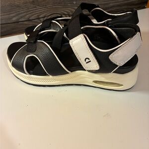 Earth Black and Cream Sport Sandals